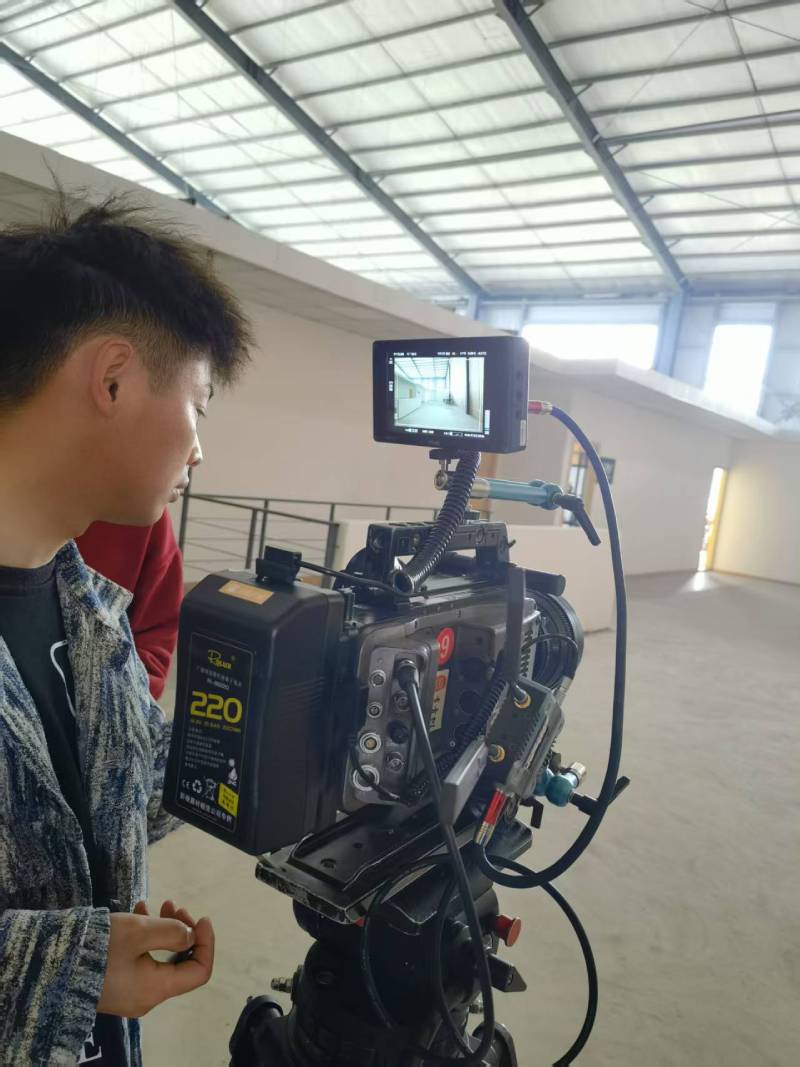 解锁站前区广告片拍摄：以创意镜头，解锁品牌商业价值新高度